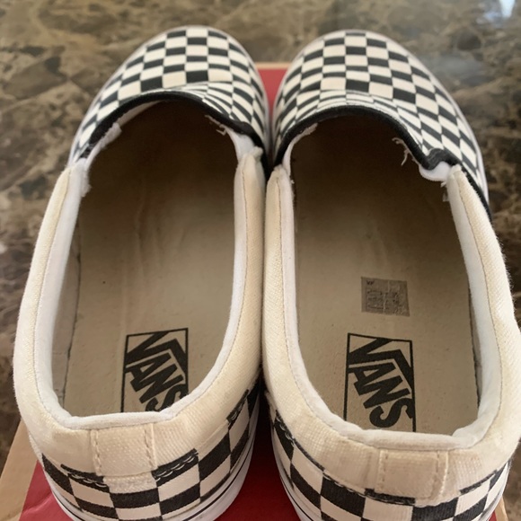 Vans - Picture 2 of 3
